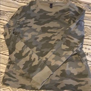 Camo sweatshirt size small